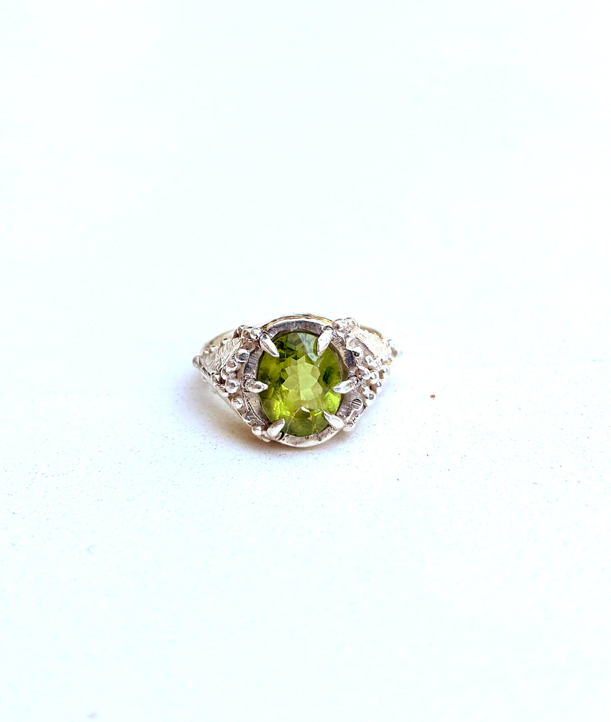 Peridot flytrap ring
