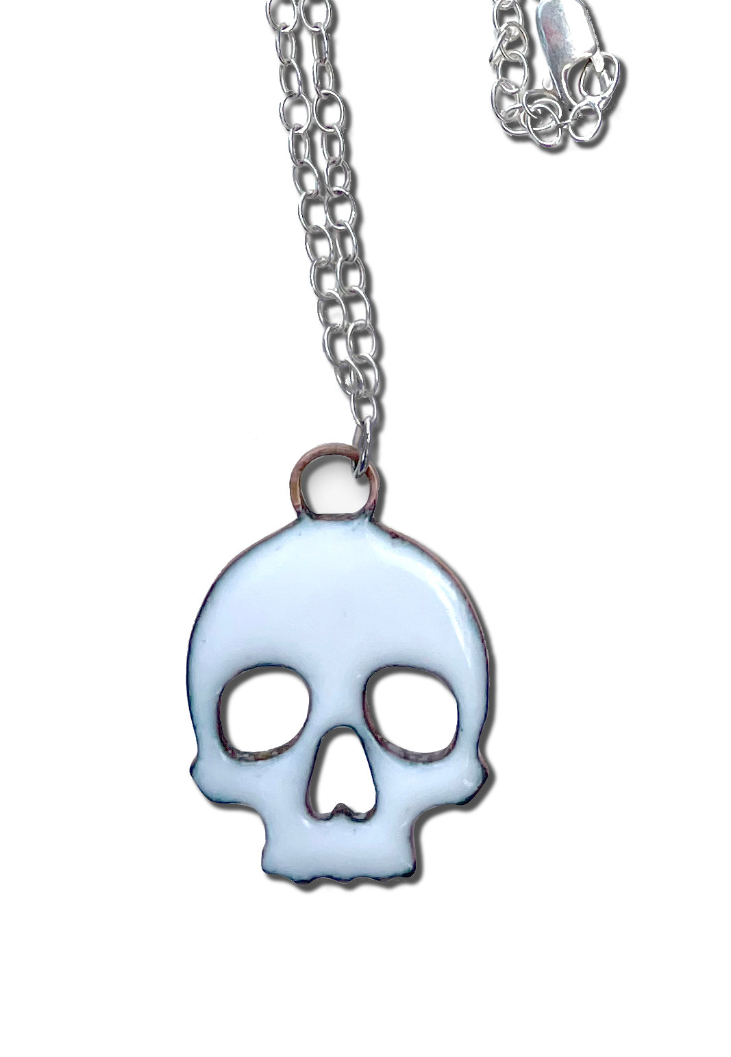 skull pendant, white/black, enamel