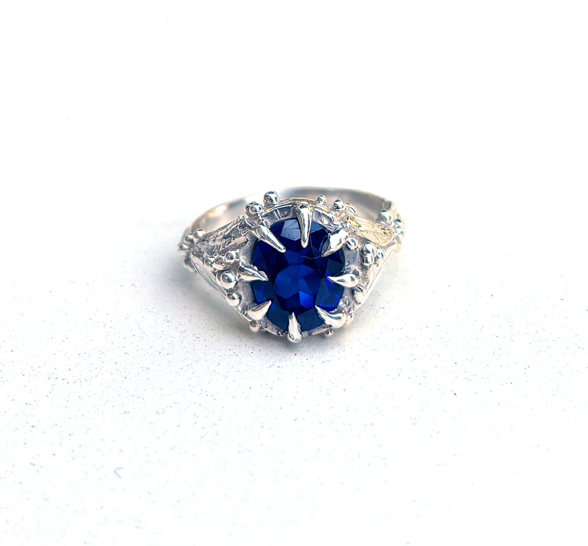 Sapphire flytrap ring